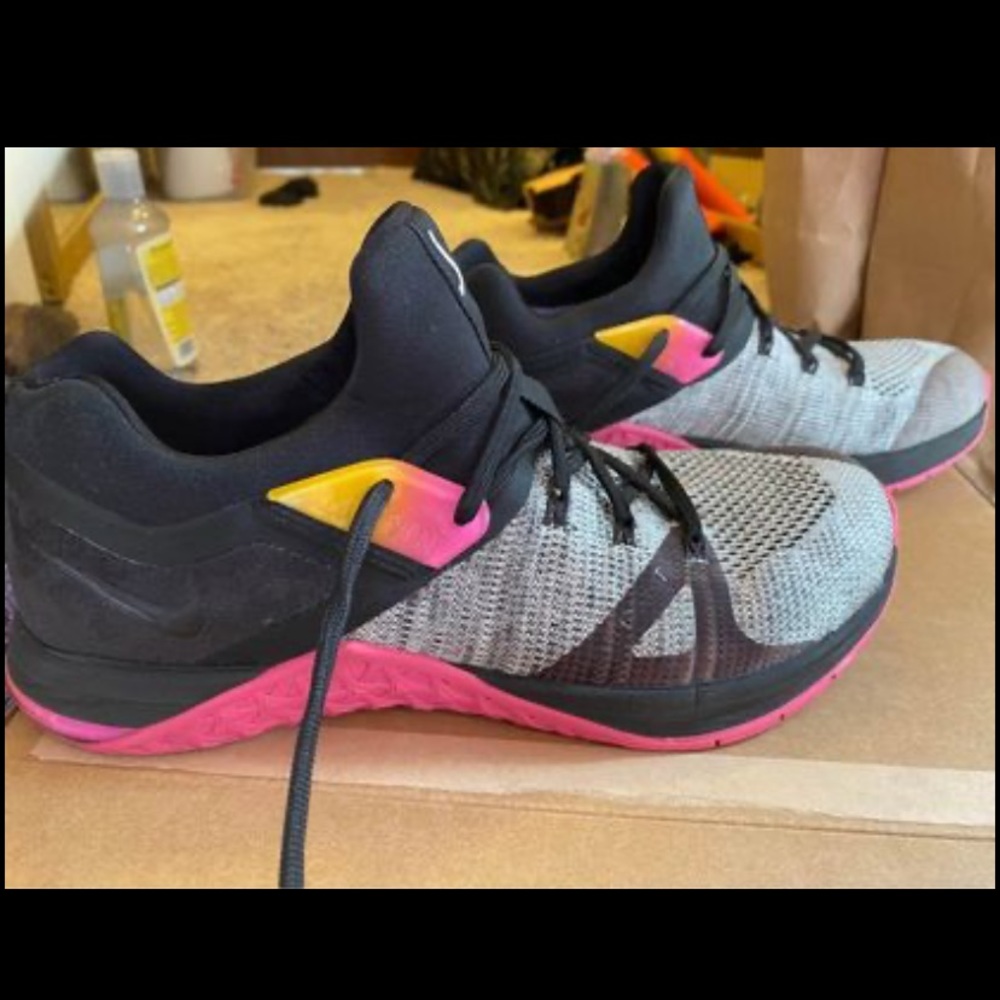 Nike Metcon 5 training shoes women’s size 9